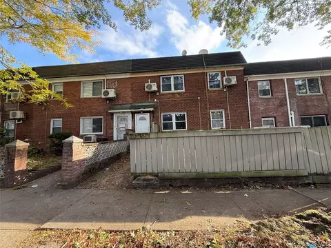 13772 70th Ave, Flushing, NY 11367
