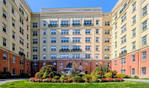 10 Byron Pl #517, Larchmont, NY 10538