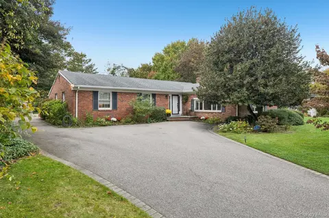312 Great River Rd, Great River, NY 11739