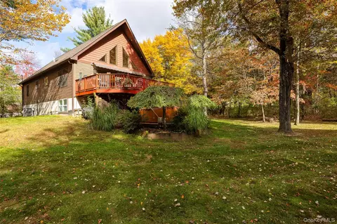 111 Parker Rd, Elizaville, NY 12523