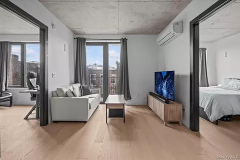 458 E 25th St #305, Brooklyn, NY 11226