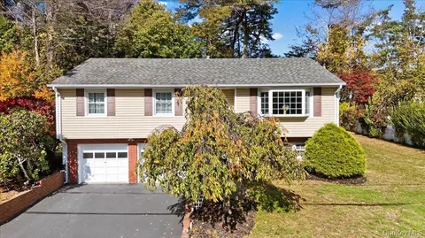 12 Blair Ct, Orangetown, NY 10983