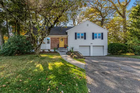 73 Hilary Cir, New Rochelle, NY 10804