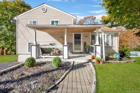 2947 Curry St, Yorktown, NY 10598