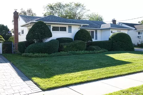 1943 Cole Dr, East Meadow, NY 11554