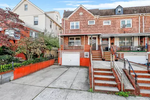 102-12 62nd Rd, Forest Hills, NY 11375