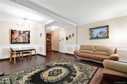 Living - 2717 E 28th St #4E, Brooklyn, NY 11235 photo 2 of 2