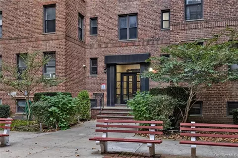 Other - 2717 E 28th St #4E, Brooklyn, NY 11235 photo 2 of 3