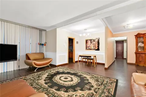 2717 E 28th St #4E, Brooklyn, NY 11235