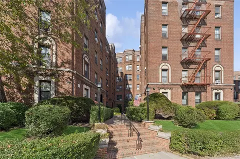 115 25 84th Ave #5L, New York, NY 11418