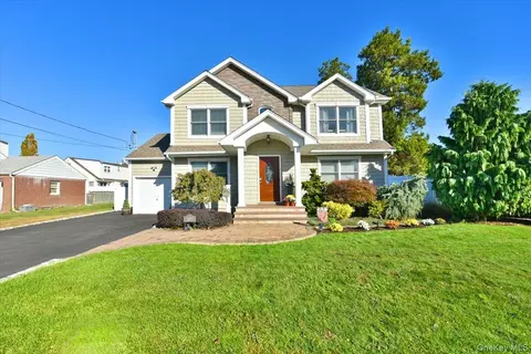 1839 Aaron Ave, East Meadow, NY 11554