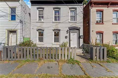 204 S William St, Newburgh, NY 12550