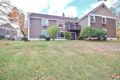 8 Heritage Dr #A, Harriman, NY 10926