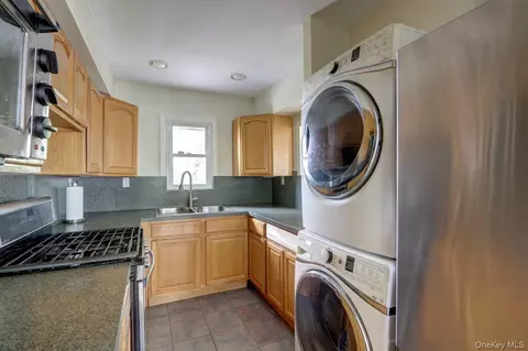 12-67 Waterview St, Far Rockaway, NY 11691