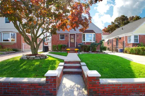 149-14 6th Ave, New York, NY 11357