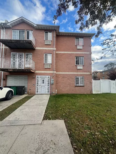 1900 Arnow Ave, New York, NY 10469
