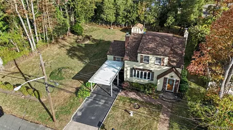 77 Duke St, Deer Park, NY 11729
