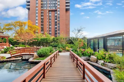 4 Martine Ave #502, White Plains, NY 10606