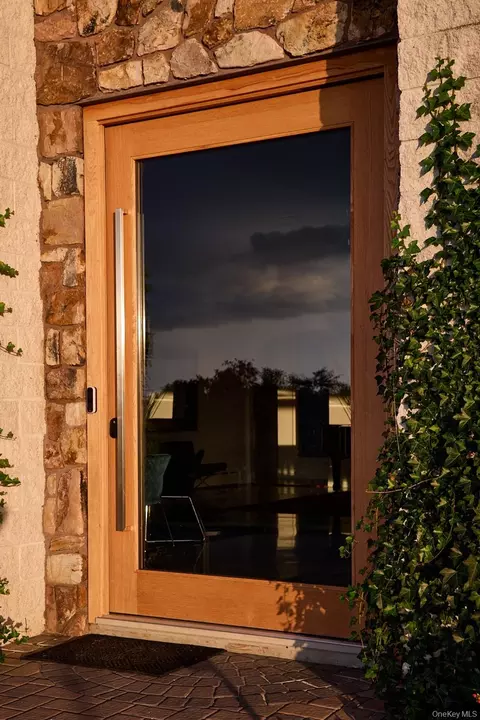 Entry Way - 27 Westview Dr, Shawangunk, NY 12589 photo 2 of 4