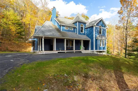 68 Cooper Hollow Rd, Bearsville, NY 12409
