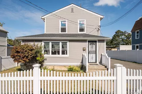 119 Lincoln Ave, Roosevelt, NY 11575