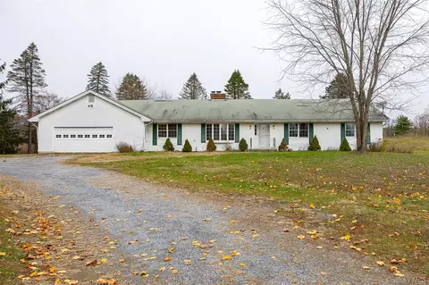 1 Peach Rd, Poughkeepsie, NY 12601