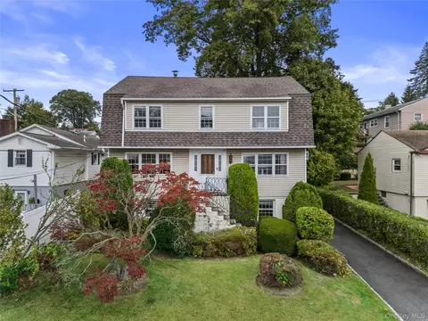 25 Meadowbrook Pl, Yonkers, NY 10703