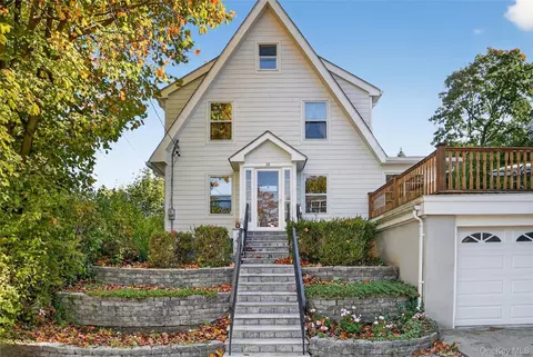 10 Edna St, White Plains, NY 10606