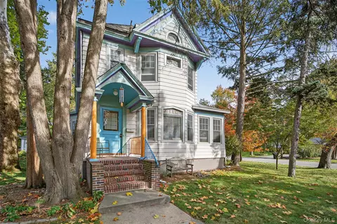 20 Whitehouse Ave, Poughkeepsie, NY 12601