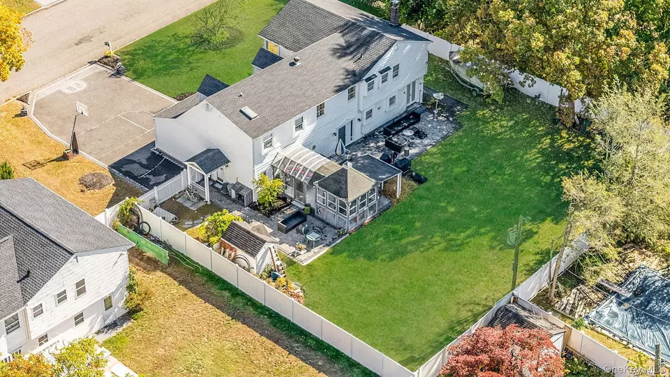 View/Area - 28 Winfield Davis Dr, Coram, NY 11727 photo 1 of 7