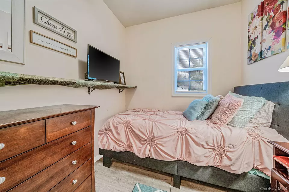 Bedroom - 28 Winfield Davis Dr, Coram, NY 11727 photo 8 of 8