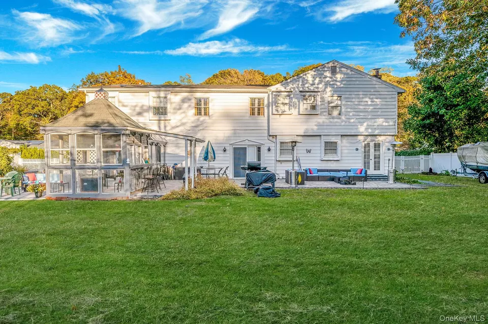 Exterior - 28 Winfield Davis Dr, Coram, NY 11727 photo 5 of 10