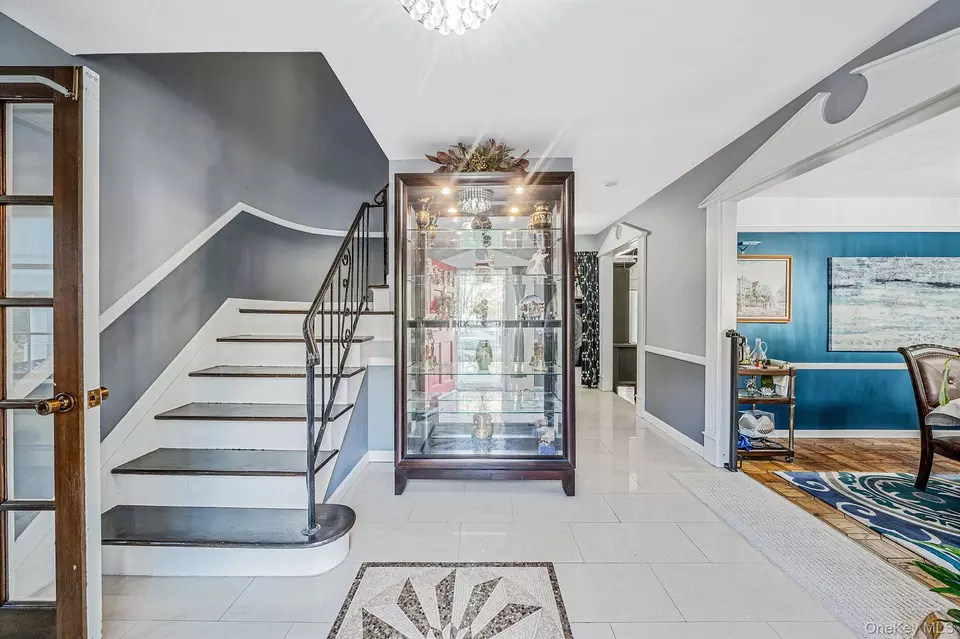 Entry Way - 28 Winfield Davis Dr, Coram, NY 11727 photo 1 of 3