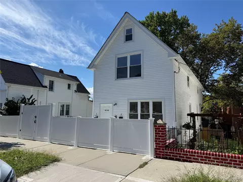 831 Swinton Ave, New York, NY 10465
