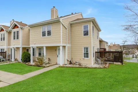 2915 Whispering Hls, Chester, NY 10918