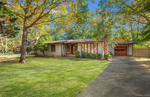 33 Sherwood Ln, East Hampton, NY 11937