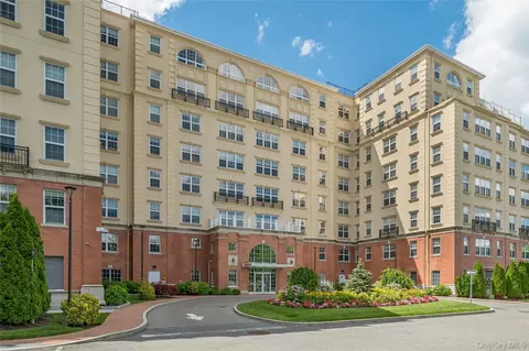 10 Byron Pl #306, Larchmont, NY 10538