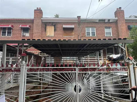 3940 Deremier Ave, New York, NY 10466
