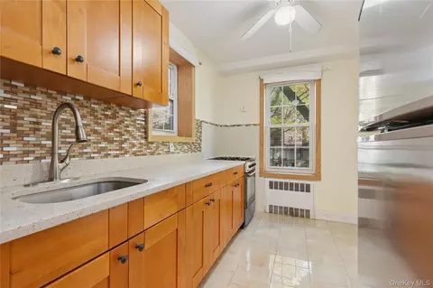 139-09 84 Dr #209, Briarwood, NY 11435
