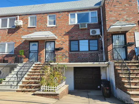 6917 76th St, New York, NY 11379