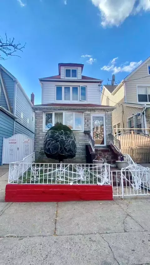 26-12 94th St, New York, NY 11369