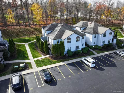 23 Aldo Ct, Monroe, NY 10950