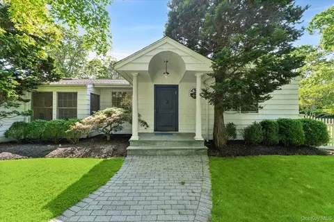 129 Oneck Ln, Westhampton Beach, NY 11978