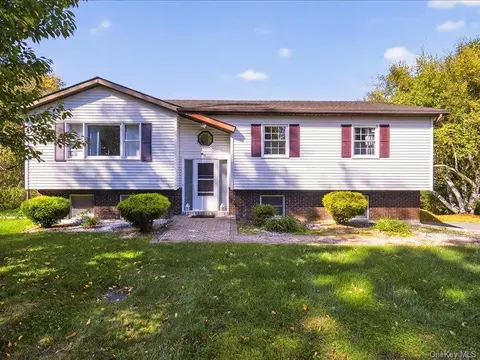 50 Cunningham Ln, Beekman, NY 12570