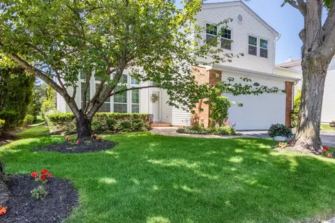 89 Hamlet Dr, Commack, NY 11725