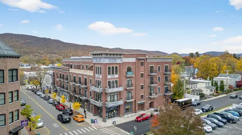 249 Main St #305, Beacon, NY 12508