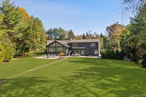 40 Brae Burn Dr, Purchase, NY 10577