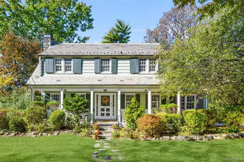 417 Wynnewood Rd, Pelham, NY 10803