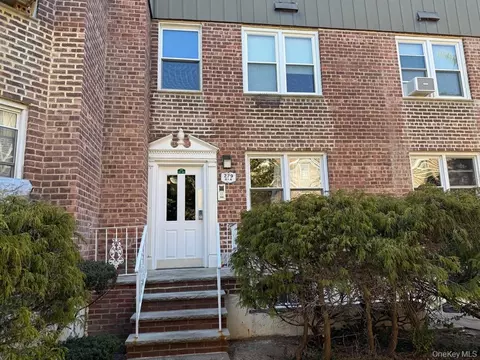 279 Cedarhurst Ave #G-6, Cedarhurst, NY 11516