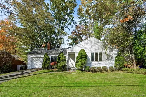 52 Rogers Dr, New Rochelle, NY 10804